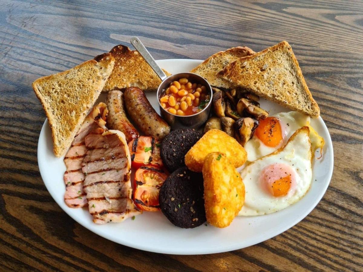 The Woolpack Inn Kettering Bagian luar foto