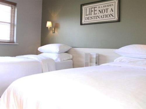 The Woolpack Inn Kettering Bagian luar foto